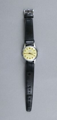 Herren-Armbanduhr mit Lederband